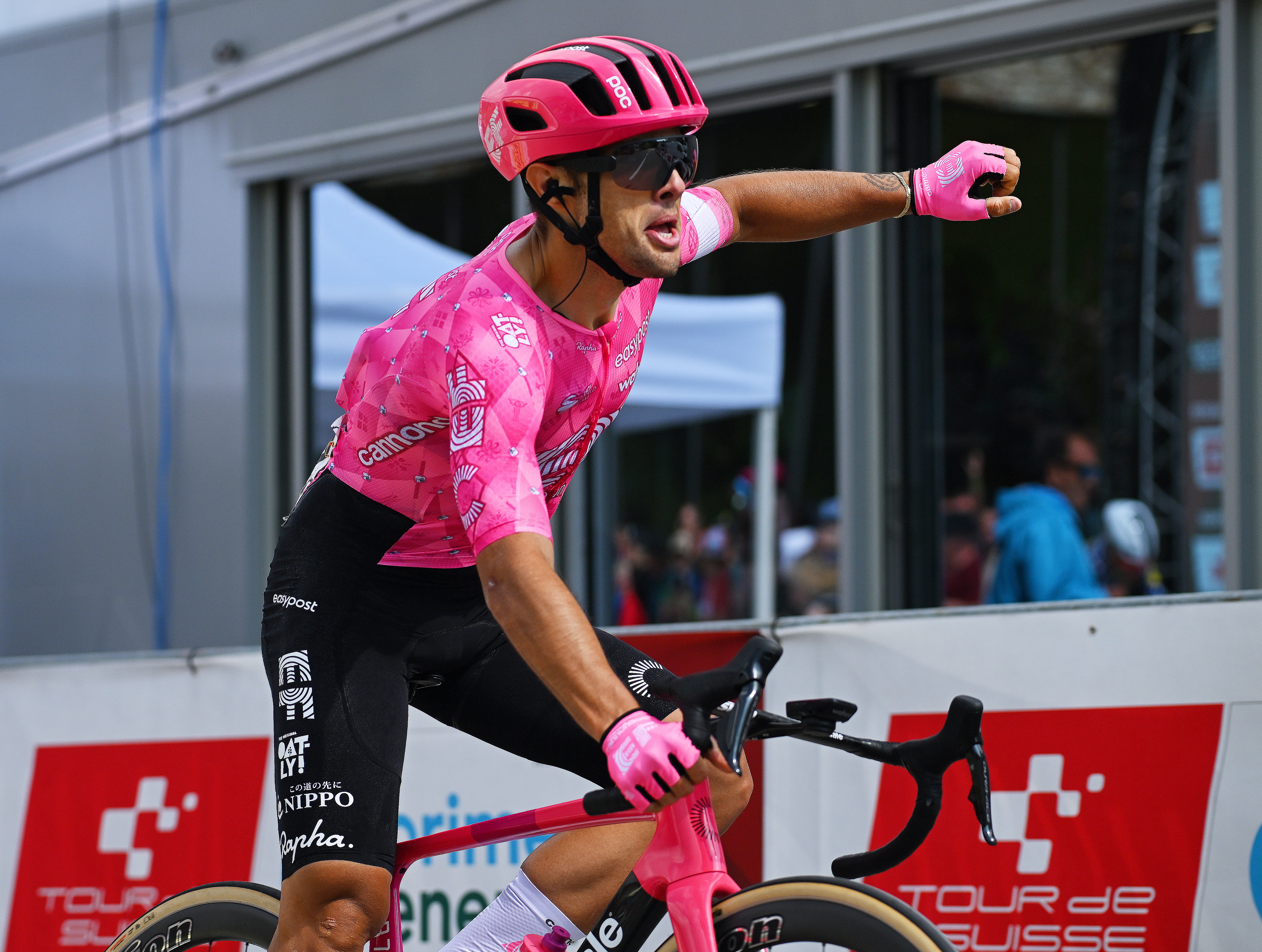 Vincenzo Albanese wins at the Tour de Suisse